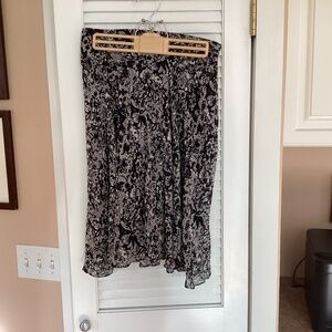 East 5th black and white lined skirt Sz10P